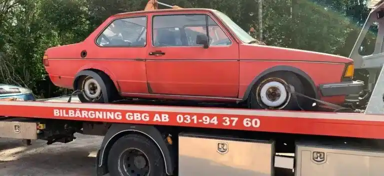 Registreringsbevis för skrotbil i Stenungsund inför hämtning och bilskrotning