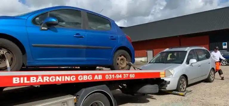 Skrotbil i Angered med fokus på katalysator, värdering och korrekt återvinning