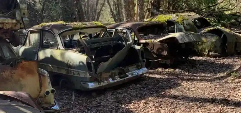 Äldre bil i Göteborg som blivit dyr att reparera och därför övervägs för avveckling eller skrotning.