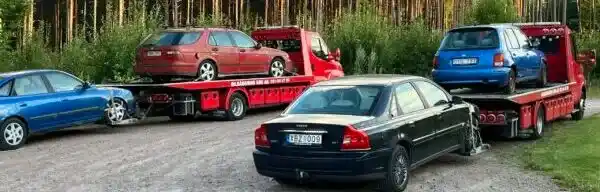 Teknisk analys av skrotbil med ekonomisk kalkyl som visar övergång från inspektion till värdebesked