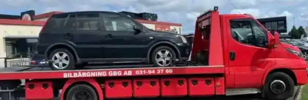 Bilägare förbereder skrotbil med tydlig information och bilder inför värdering för att få högre ersättning och minska osäkerhetsavdrag.